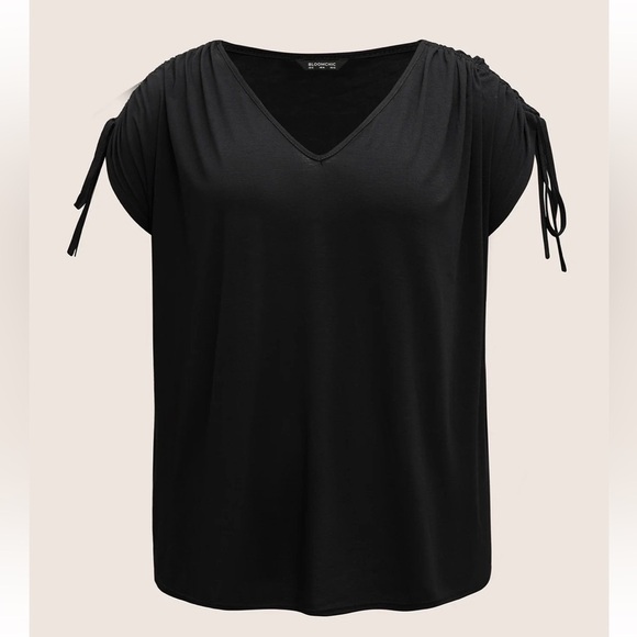 BloomChic Solid Drawstring Dolman Sleeve T-shirt - Picture 6 of 7